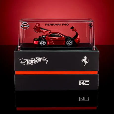 Hot Wheels RLC Ferrari F40 in its acrylic display case and box