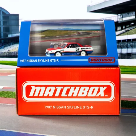 Matchbox Collectors 1987 Nissan Skyline GTS-R in its display case and box